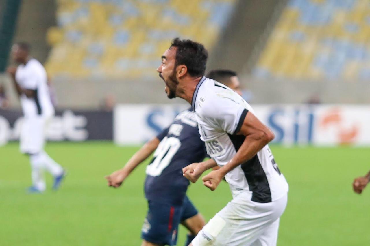 No Maracanã, Tiago Alves marca golaço de bicicleta e Ceará arranca empate contra o Fluminense