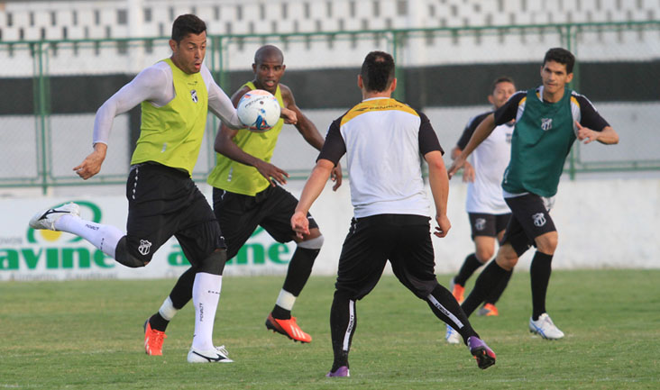 Alvinegros participaram de treino técnico/tático nesta tarde