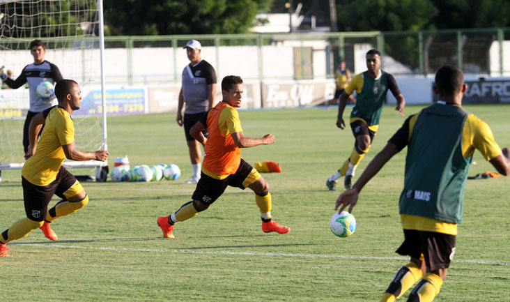 Focado no Joinville, grupo alvinegro treinou nesta tarde