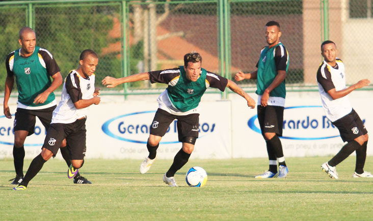 Elenco do Mais Querido voltou a treinar nesta segunda-feira