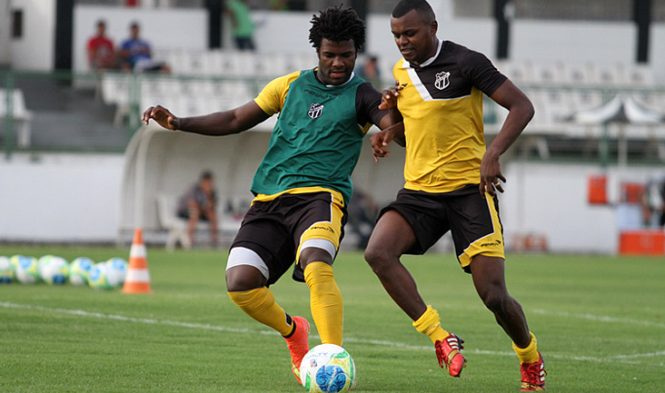 Elenco alvinegro trabalhou firme neste domingo