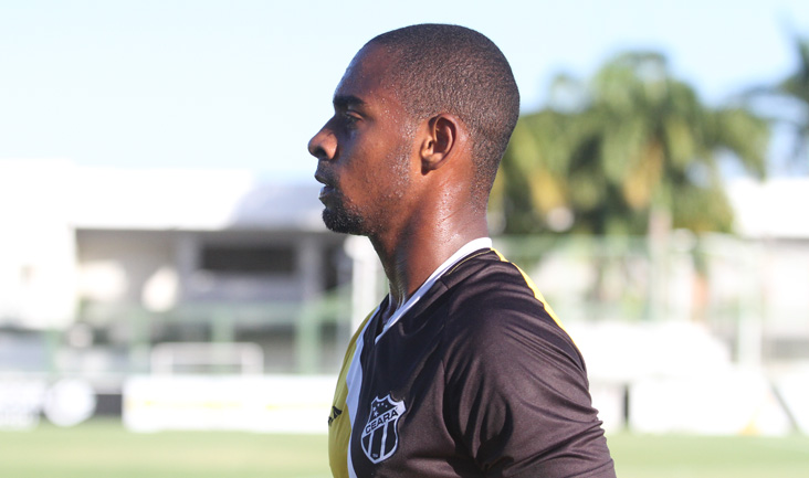 Regularizado e relacionado, Wellington Carvalho pode fazer sua estreia