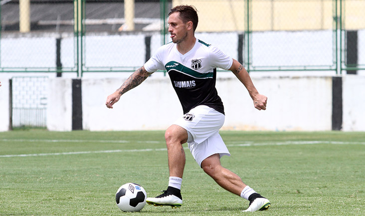 Lateral-esquerdo Zé Mário reforça o Vozão nesta temporada